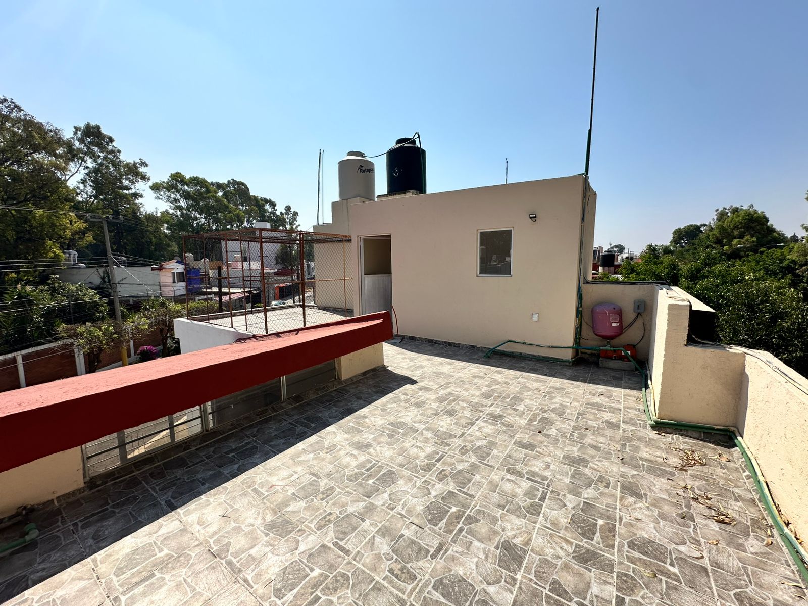 casa en venta en fracc. rincón arboledas – cerca las torres y 11 sur casa en venta en fracc. rincón arboledas – cerca las torres y 11 sur