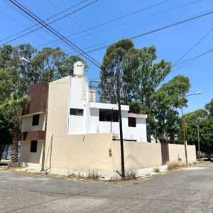 casa en venta en fracc. rincón arboledas – cerca las torres y 11 sur