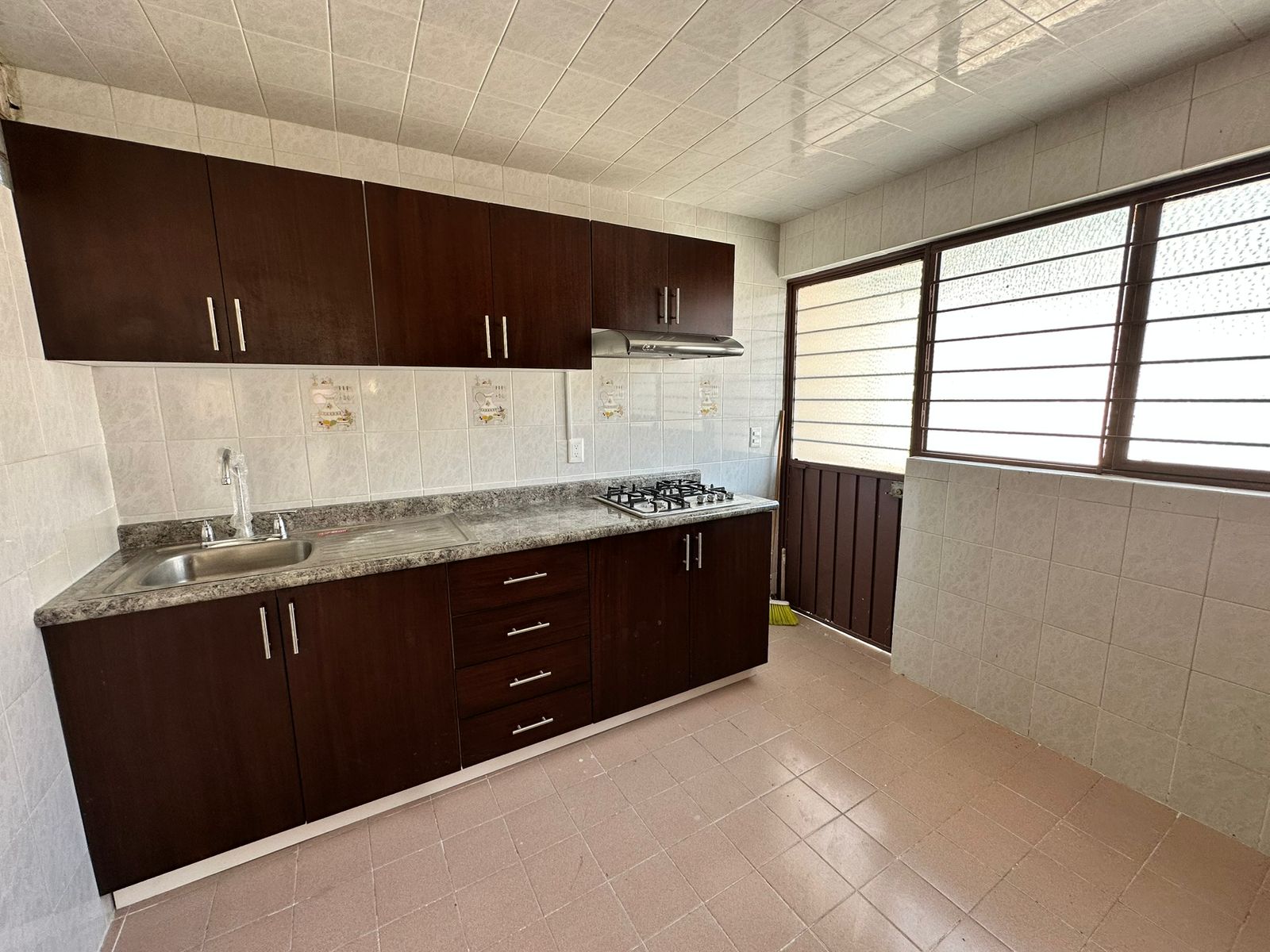 casa en venta en fracc. rincón arboledas – cerca las torres y 11 sur casa en venta en fracc. rincón arboledas – cerca las torres y 11 sur